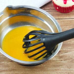 2 in 1 Egg Beater & Food Clip