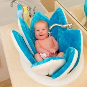 Alternative view of Blooming Flower Bath